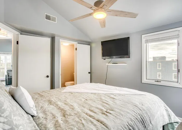Ocean City Retreat With Ocean Views, Walk To Beach!