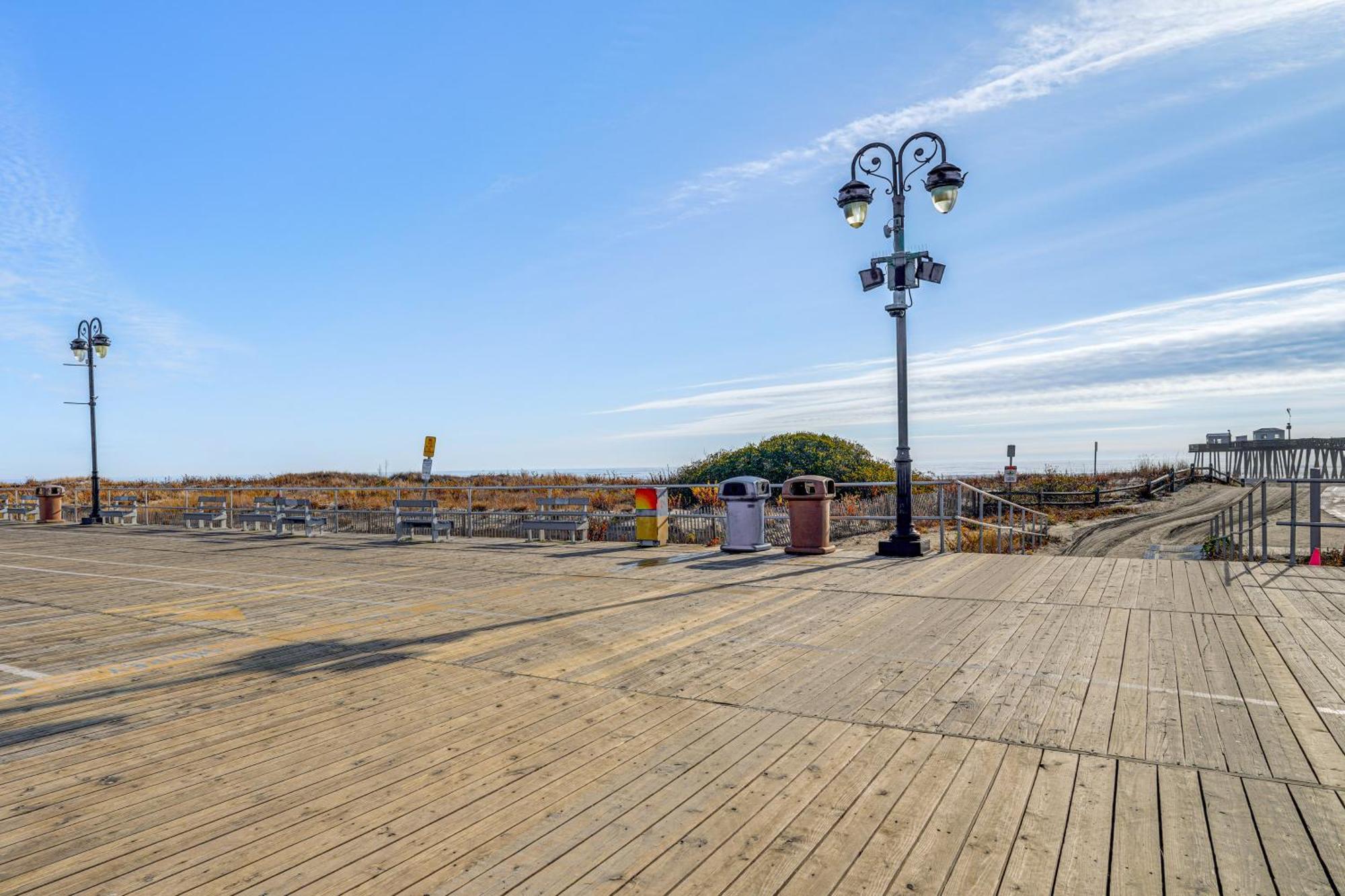 Ocean Retreat With Ocean Views, Walk To Beach! *