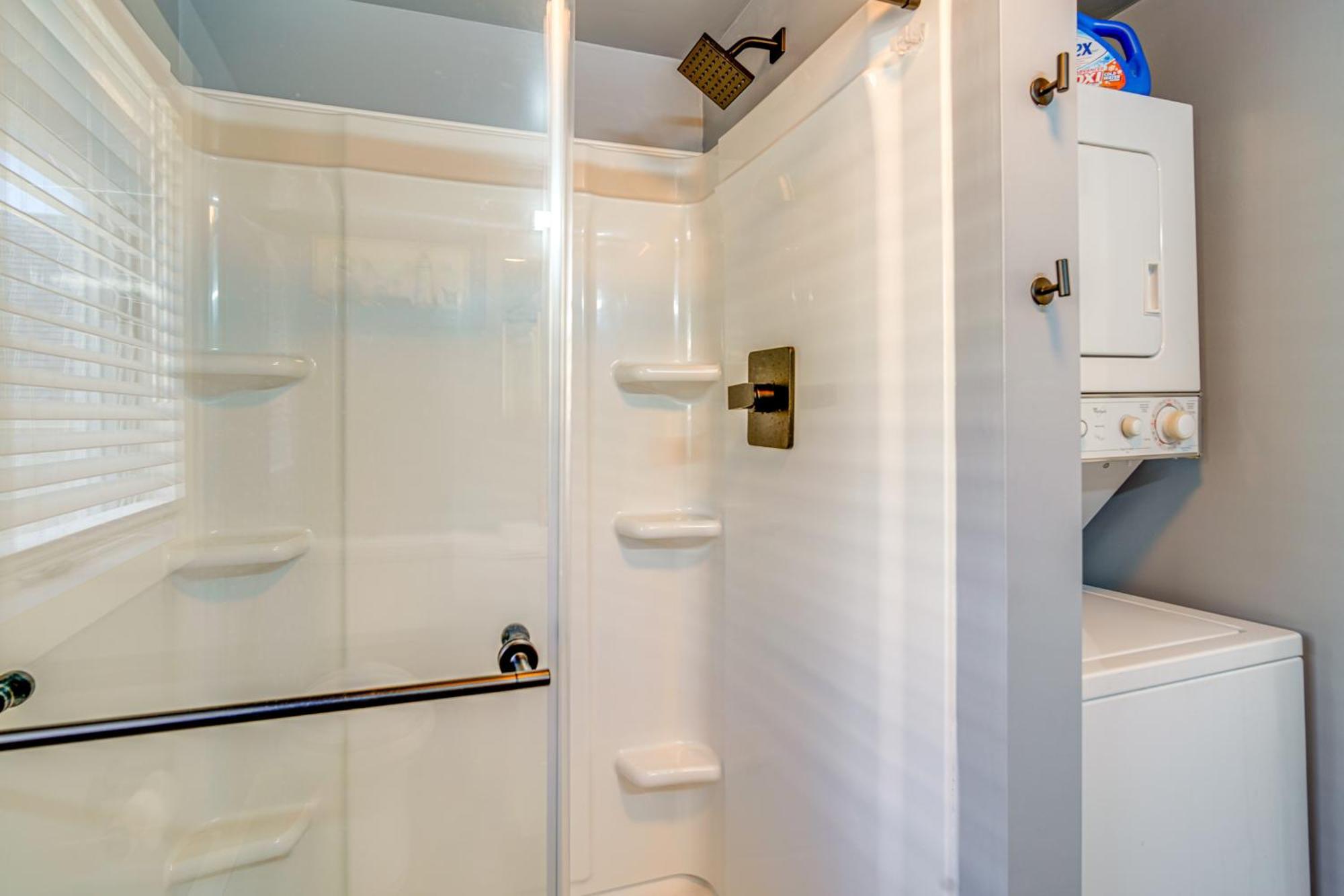 Ocean Retreat With Ocean Views, Walk To Beach! * Ocean City