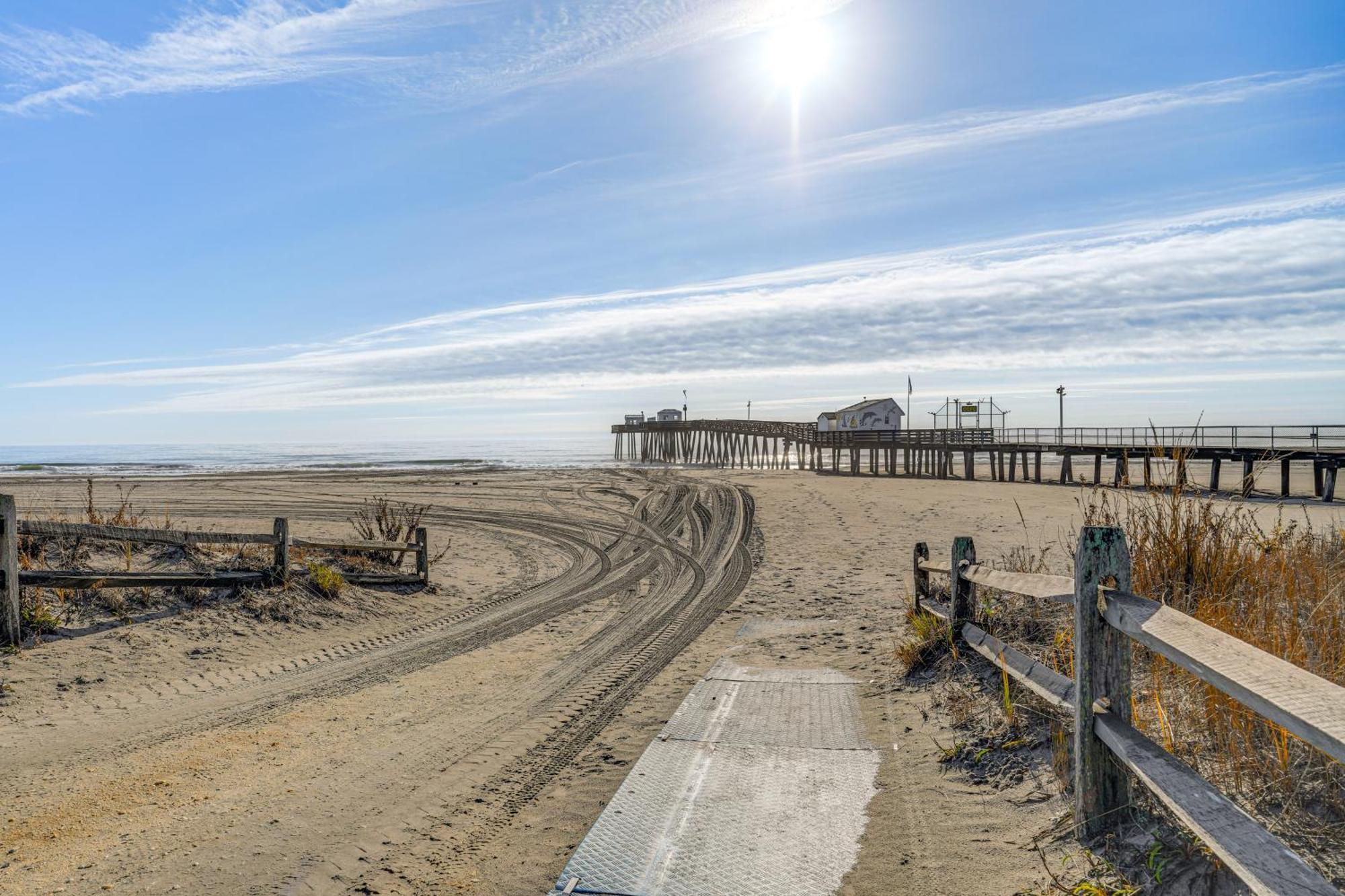 Ocean Retreat With Ocean Views, Walk To Beach! Ocean City